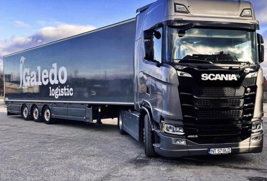 Transport rutier internațional – camion pe autostradă Germania